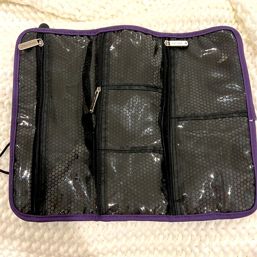Travel jewelry pouch